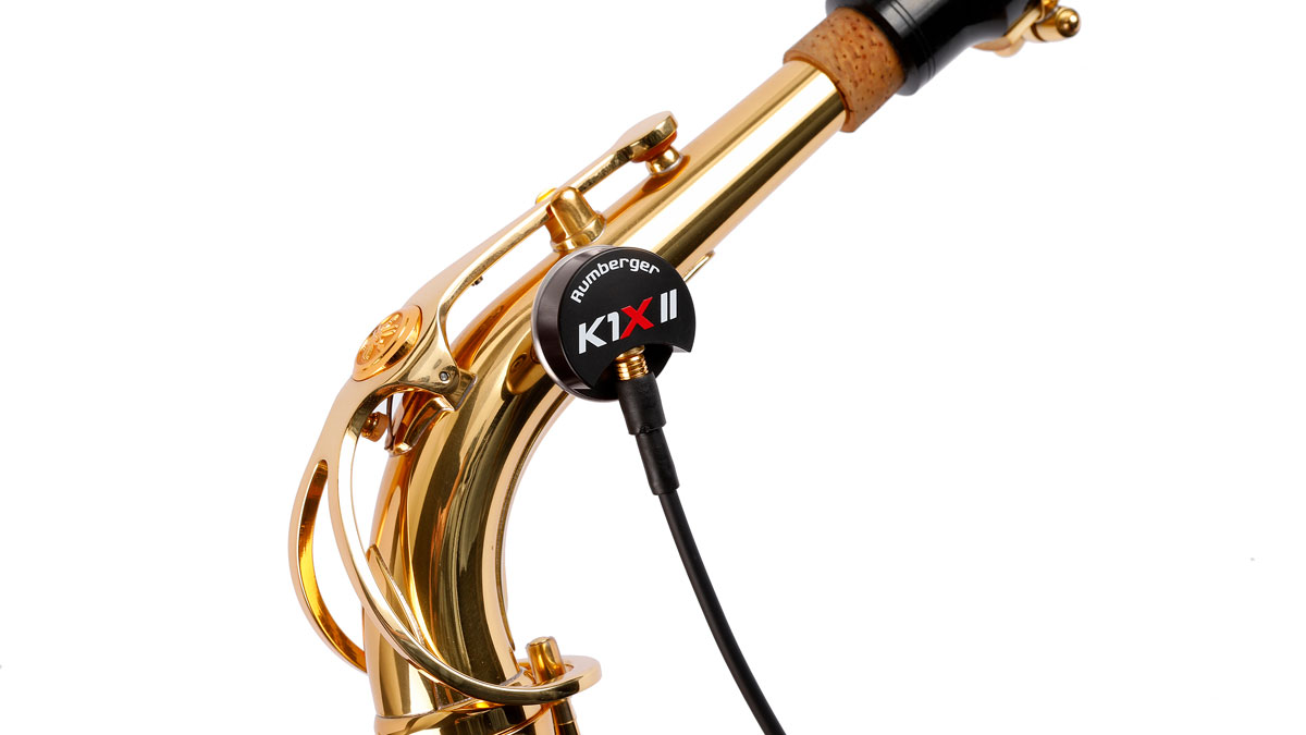 Saxophontonabnehmer Rumberger K1X II an einem Saxophon